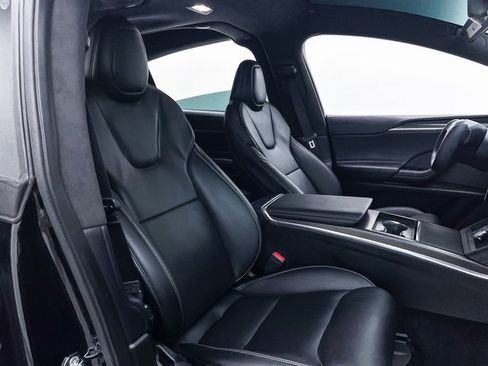 Used 2022 Tesla Model X Plaid image 32