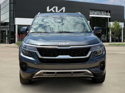 Certified 2023 Kia Seltos EX AWD/4WD image 2
