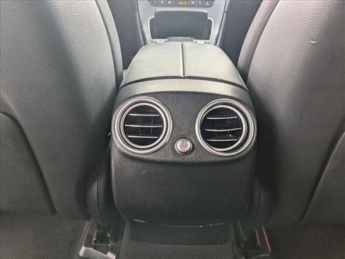 Used 2022 Mercedes-Benz GLC 300 image 17