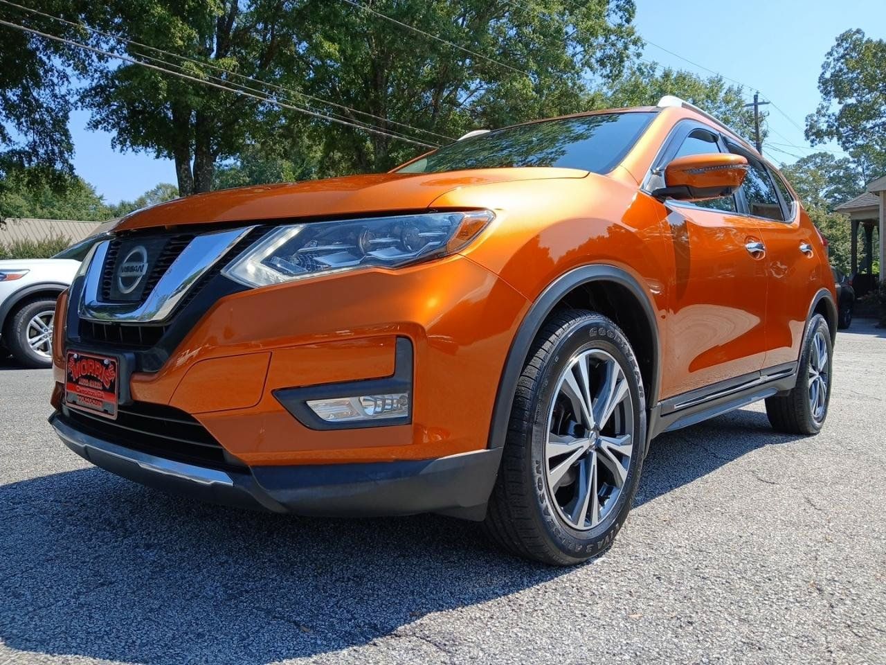 Used 2017 Nissan Rogue SL w/ SL Premium Package AWD/4WD image 2