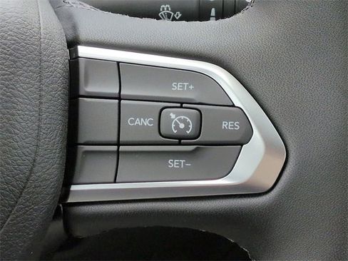 New 2026 Jeep Compass Latitude image 25