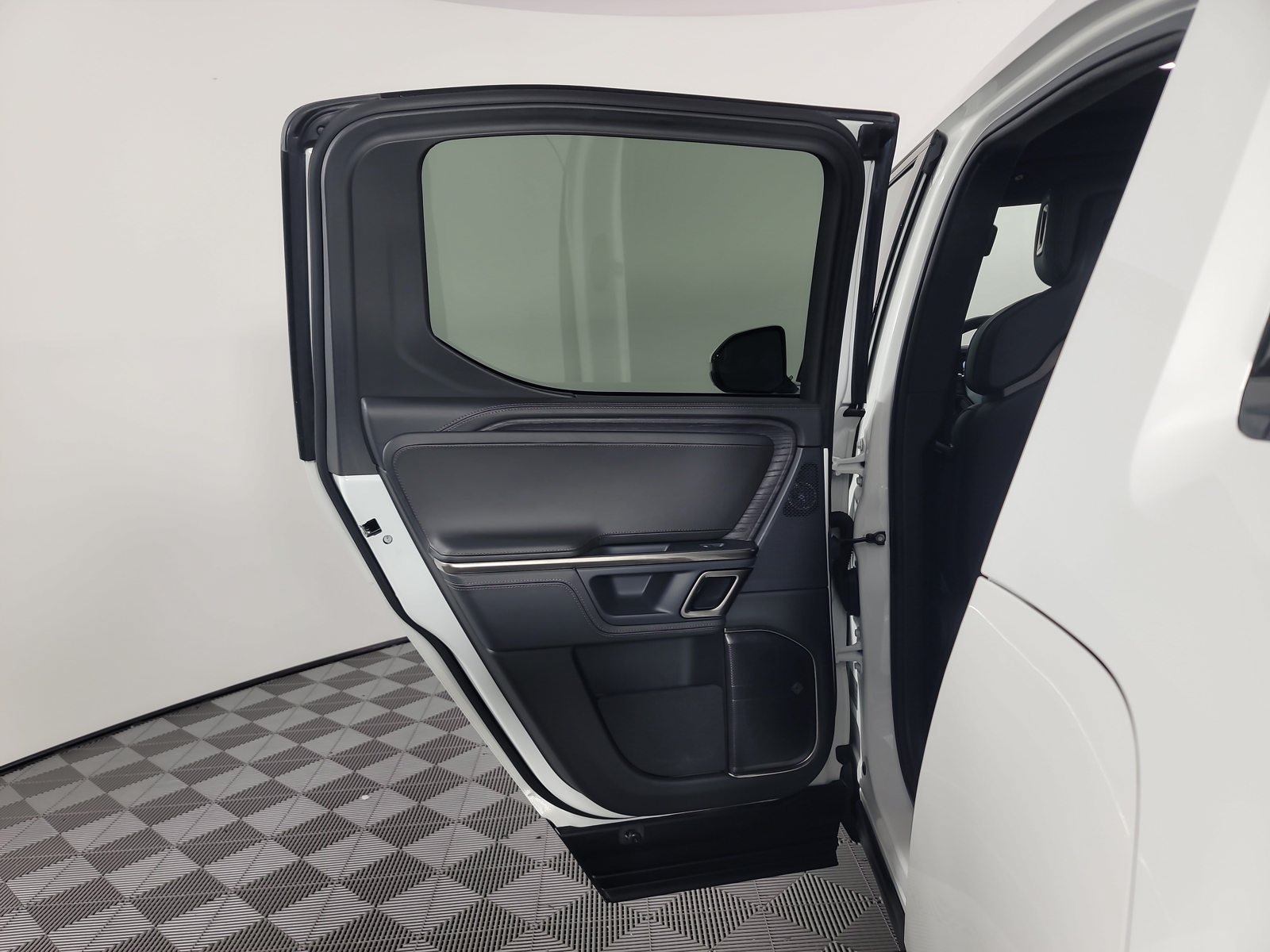 Used 2023 Rivian R1T Adventure Quad AWD/4WD image 17