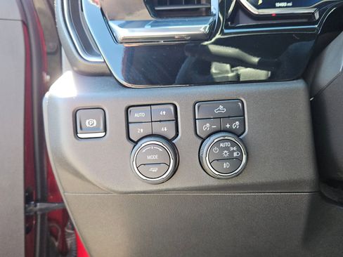 Used 2024 Chevrolet Silverado 1500 LT Trail Boss w/ Convenience Package II image 16