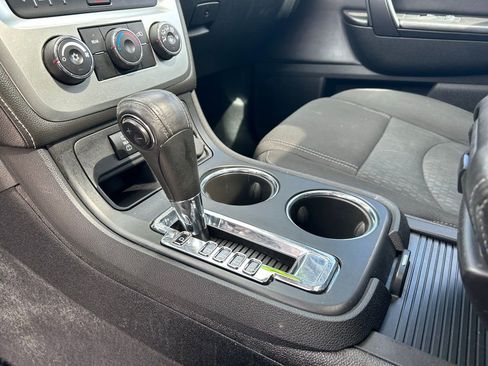 Used 2015 GMC Acadia SLE image 24