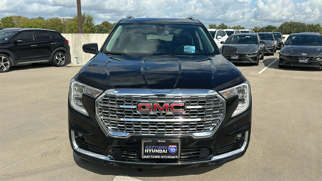 Used 2024 GMC Terrain Denali w/ Black Diamond Edition AWD/4WD image 9