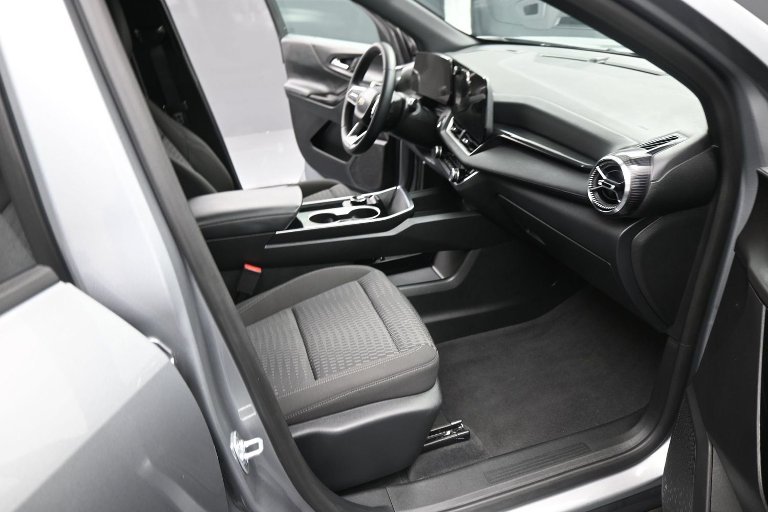 Used 2026 Chevrolet Equinox LT FWD image 19