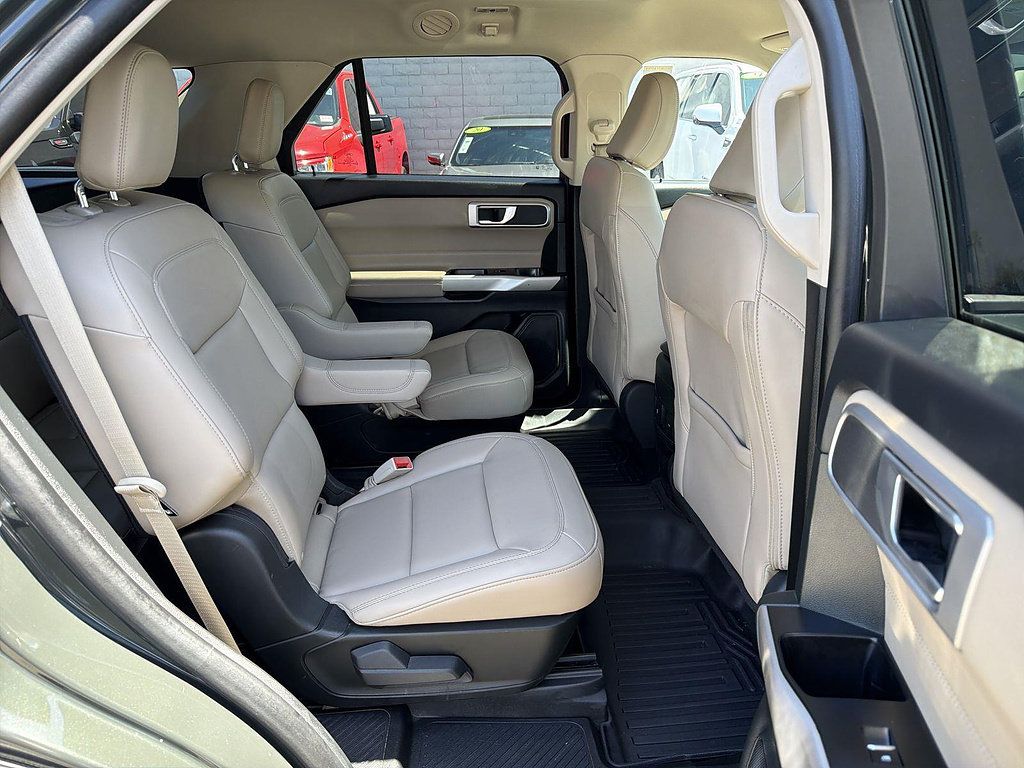 Used 2023 Ford Explorer XLT w/ Equipment Group 202A AWD/4WD image 26