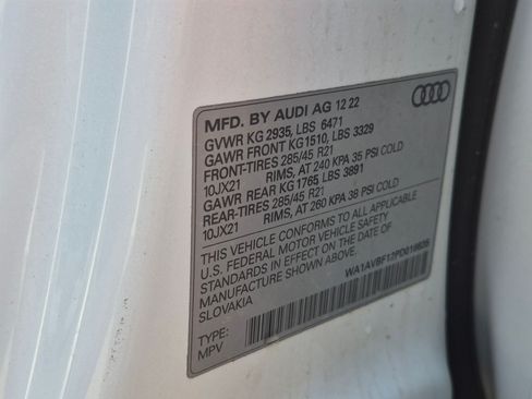 Used 2023 Audi Q8 Premium w/ Convenience Package AWD/4WD image 32
