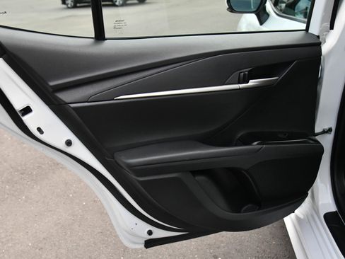 Used 2025 Toyota Camry SE image 38