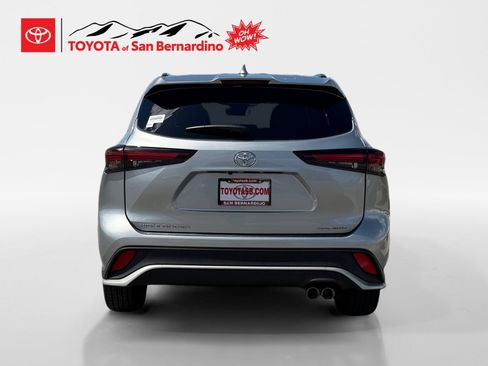 Certified 2025 Toyota Highlander XSE AWD/4WD image 4