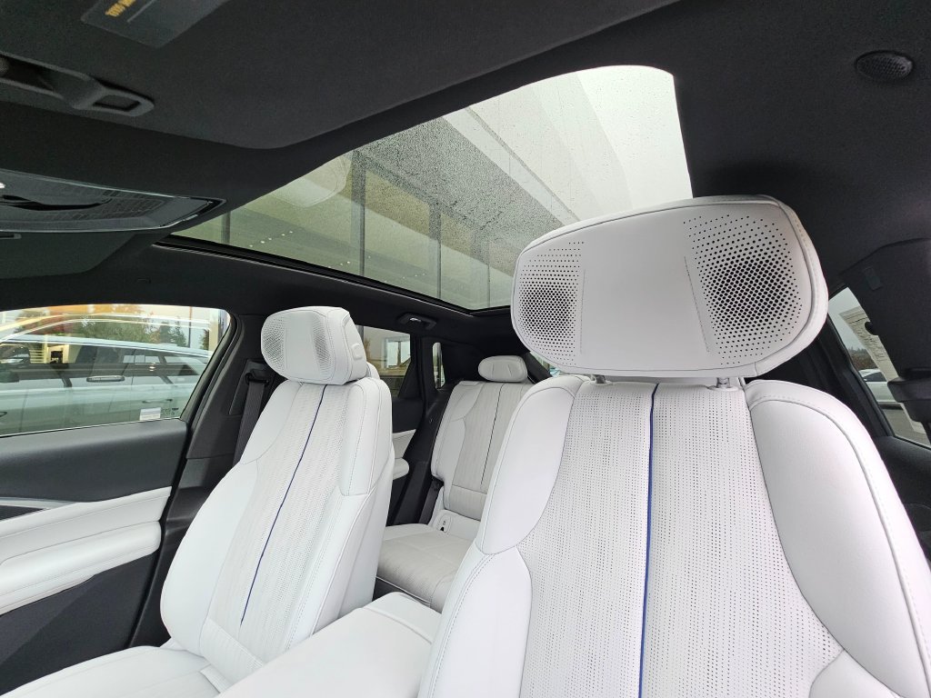 Certified 2024 Cadillac Lyriq Luxury AWD/4WD image 16