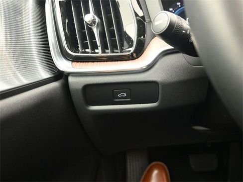 Used 2024 Volvo S60 B5 Ultimate image 28