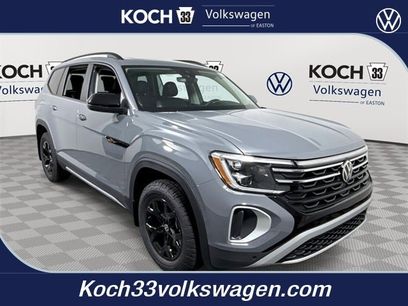 New 2025 Volkswagen Atlas Peak Edition SE