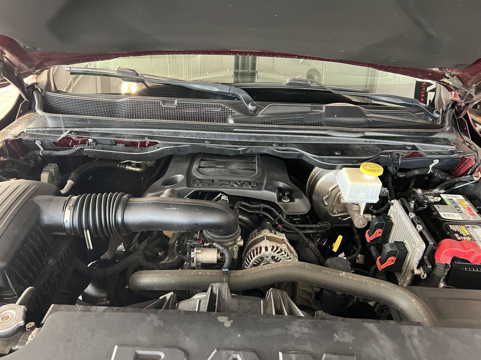 Used 2019 RAM 1500 Laramie AWD/4WD image 10