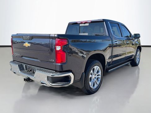 Used 2022 Chevrolet Silverado 1500 LTZ w/ LTZ Premium Package image 4