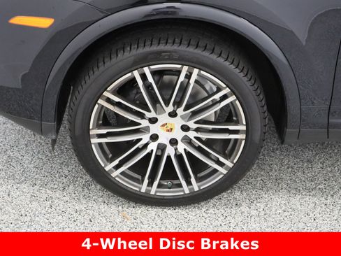 Used 2016 Porsche Cayenne image 11