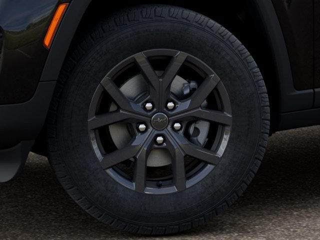 New 2027 Jeep Grand Cherokee Laredo X RWD image 8