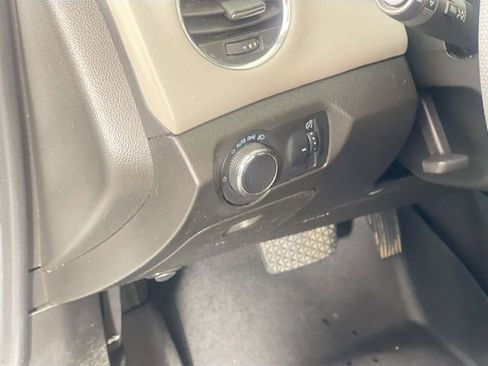 Used 2015 Chevrolet Cruze LT w/ Sun And Sound Package FWD image 11