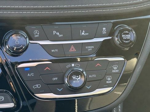 New 2026 Chrysler Pacifica Limited w/ S Appearance Package image 21