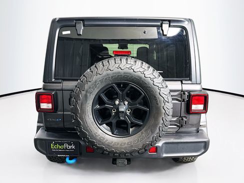 Used 2024 Jeep Wrangler Unlimited AWD/4WD image 7