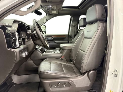 Used 2024 GMC Sierra 2500 Denali w/ Denali Reserve Package AWD/4WD image 9