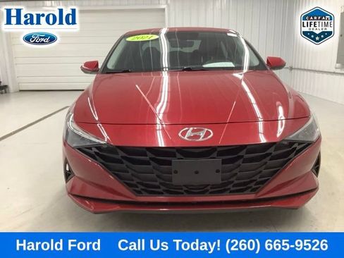 Used 2021 Hyundai Elantra SEL FWD image 2