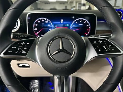 Used 2025 Mercedes-Benz GLC 300 GLC 300 image 30