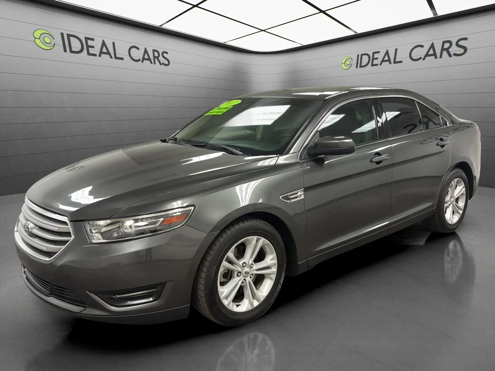 Used 2017 Ford Taurus SEL AWD/4WD image 1