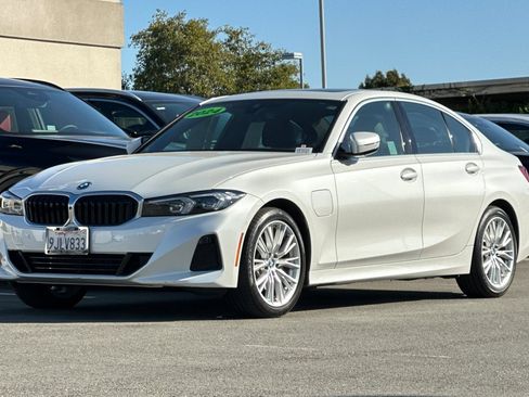 Used 2024 BMW 330e w/ Premium Package RWD image 8