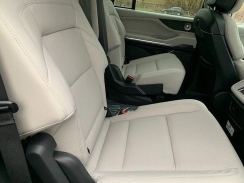 New 2026 Lincoln Navigator Reserve w/ Jet Appearance Package image 21