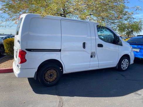 Used 2015 Nissan NV200 SV w/ Technology Package FWD image 3
