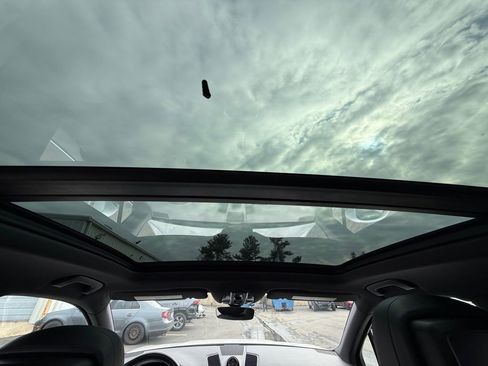 Used 2019 Porsche Cayenne Base image 24