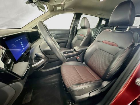 Used 2025 Nissan Kicks SR FWD image 13