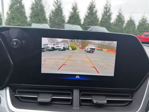 Used 2024 Chevrolet Trax LT w/ Driver Confidence Package image 22