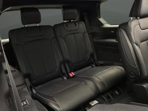 Used 2024 Jeep Grand Cherokee L Overland w/ Luxury Tech Group IV image 27