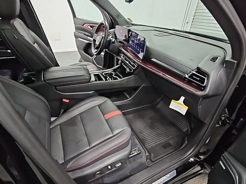 Certified 2024 Chevrolet Traverse RS w/ LPO, Floor Liner Package image 42