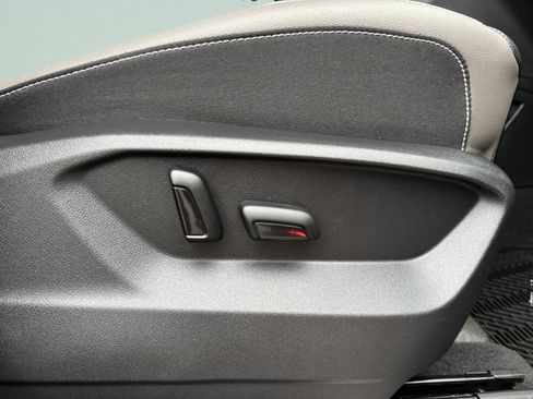 Used 2021 Volkswagen Atlas SEL Premium image 40