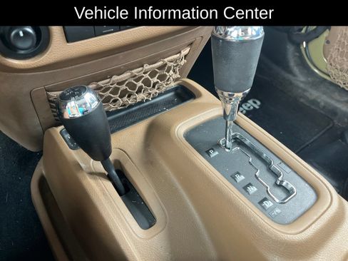 Used 2013 Jeep Wrangler Unlimited Sahara w/ Connectivity Group AWD/4WD image 12