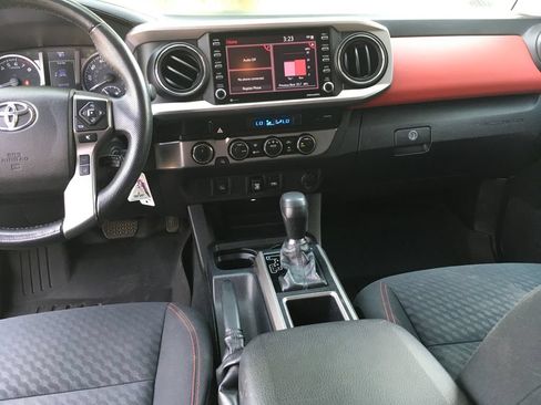 Used 2021 Toyota Tacoma SR5 AWD/4WD image 25
