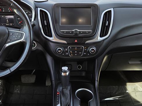 Used 2018 Chevrolet Equinox LT image 23
