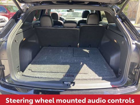 Used 2022 Volkswagen Atlas Cross Sport SEL R-Line AWD/4WD image 12