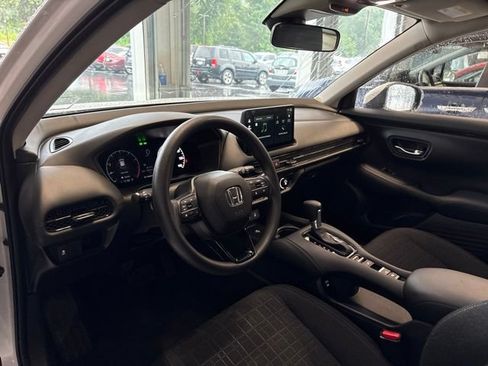 Certified 2026 Honda HR-V LX image 9
