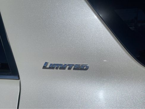 Used 2014 Toyota 4Runner Limited image 9