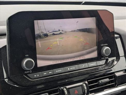 Used 2024 Nissan Pathfinder SV w/ SV Premium Package image 13