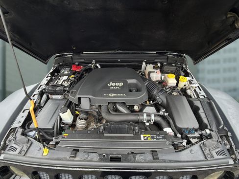 Used 2020 Jeep Wrangler Unlimited Sport AWD/4WD image 35