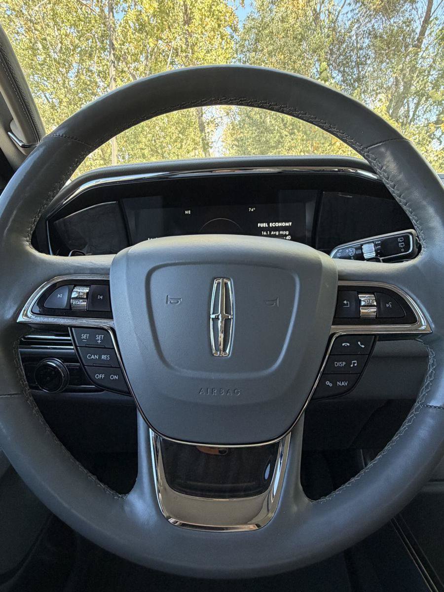 Used 2019 Lincoln Navigator L Select w/ Cargo Package AWD/4WD image 7