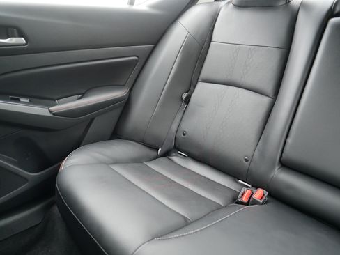 Certified 2023 Nissan Altima 2.0 SR FWD image 12