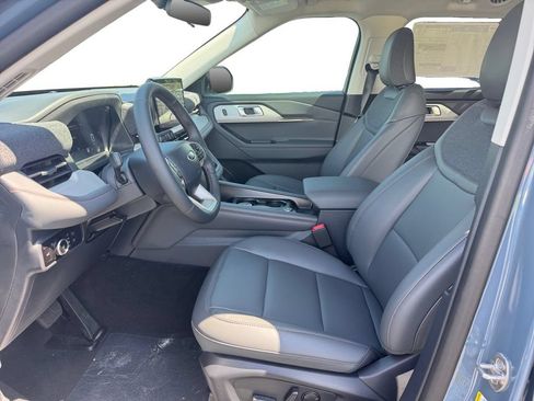 New 2026 Ford Explorer Active w/ Active Comfort Package RWD image 11