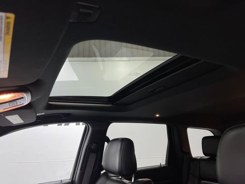 Used 2020 Jeep Grand Cherokee Limited w/ Premium Lighting Group image 11