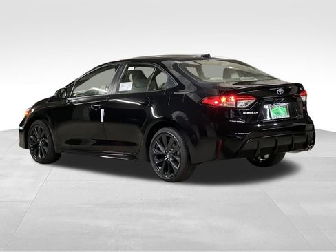 New 2026 Toyota Corolla SE image 3
